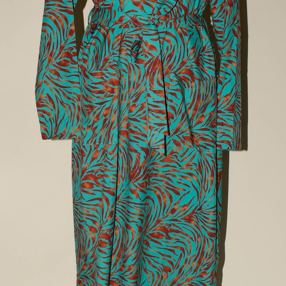Woman's dress, size M, colors are a beautiful teal and copper